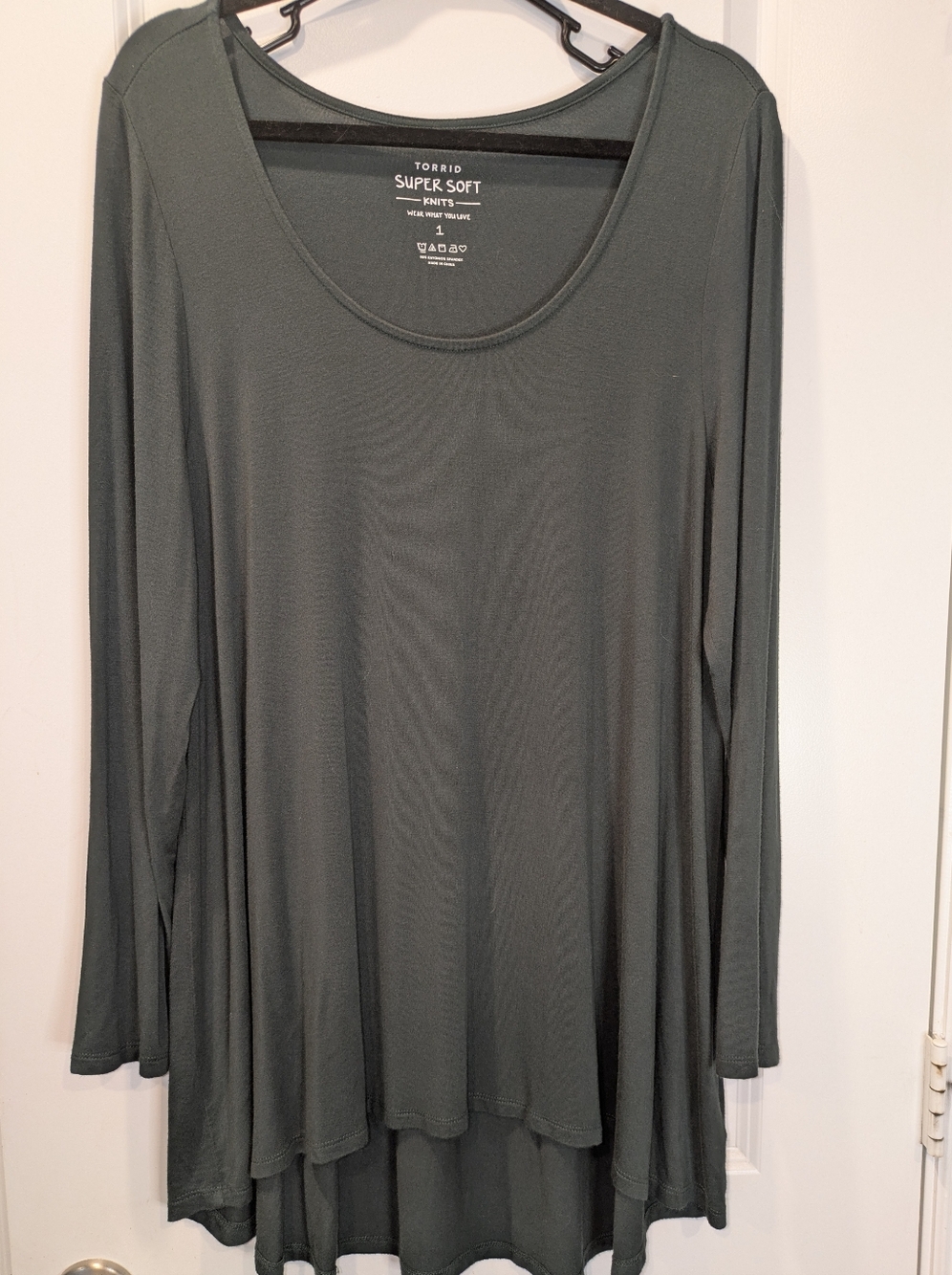 Torrid Super Soft Knit Tunic Top Size 1 Dark Green Long Sleeve Hi-Low Hem